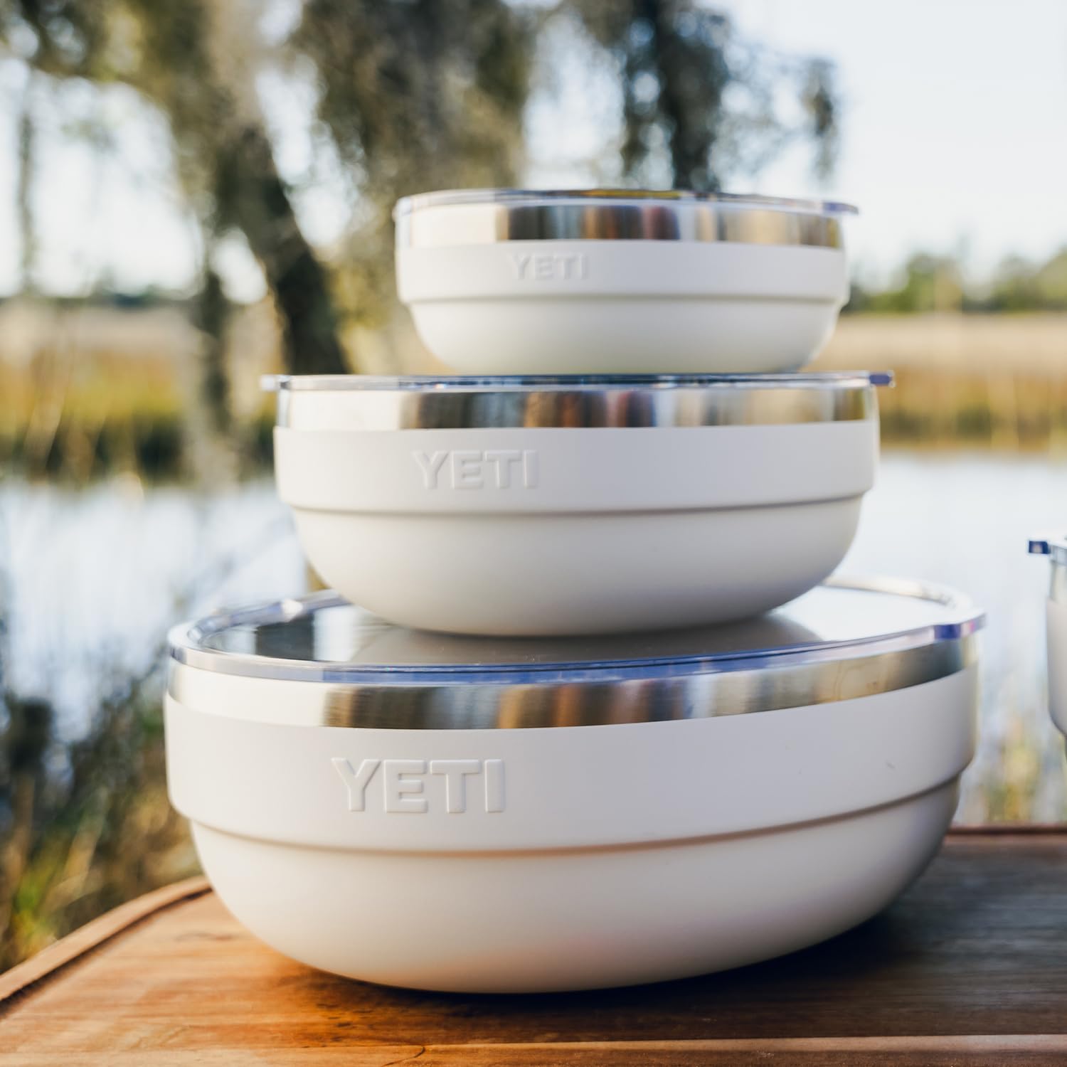 YETI Rambler Low Bowl 3,6 Quart – Vakuumisolierte Edelstahl-Schale mit Deckel, Cherry Blossom