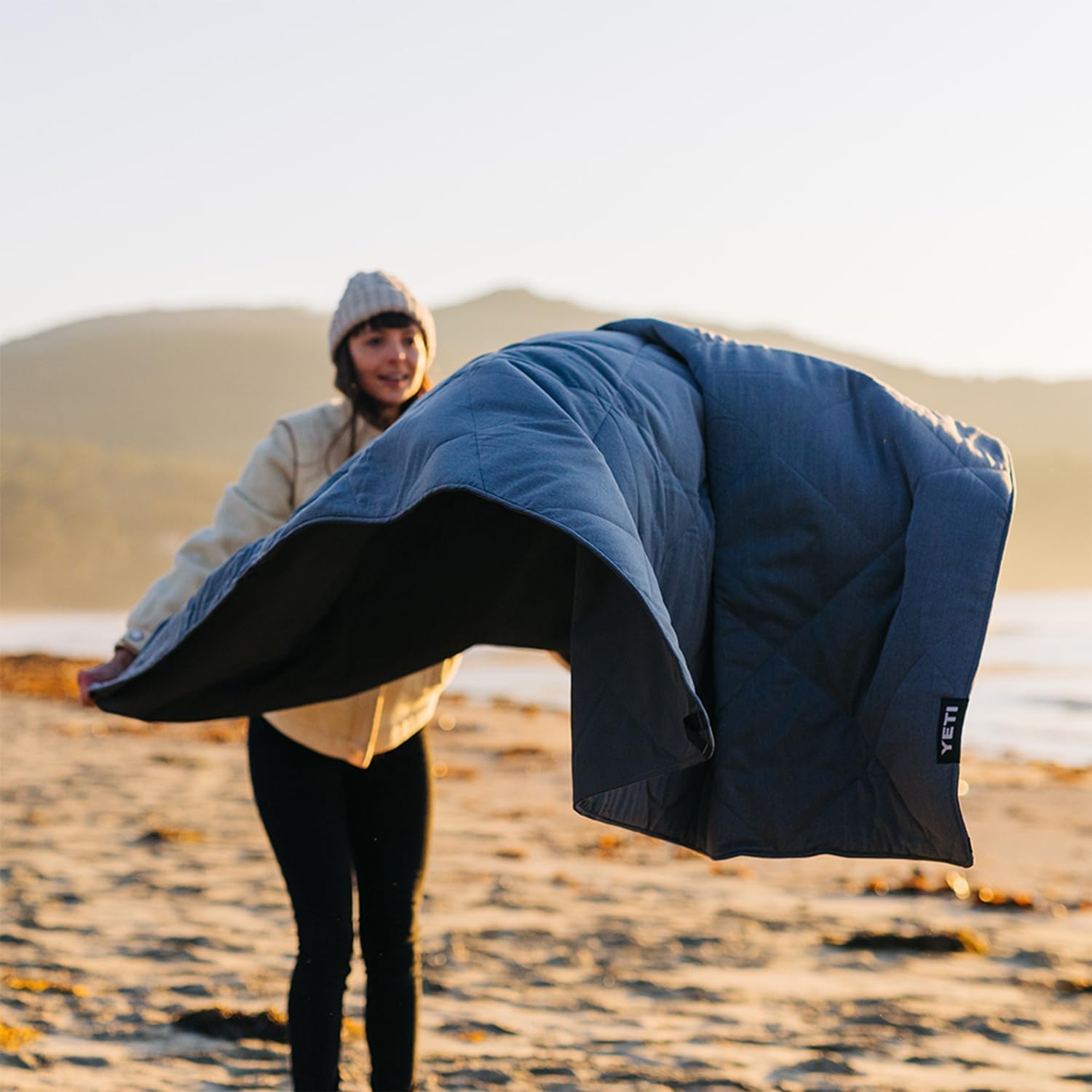 YETI Lowlands Blanket — Multifunktionsdecke mit Tragetasche