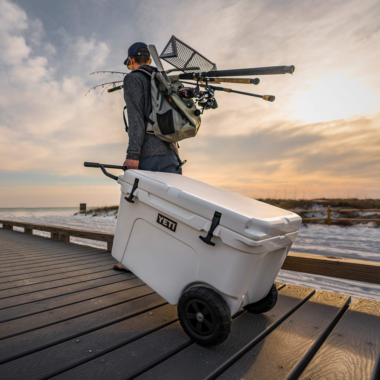 YETI Tundra Haul Fahrbare Kühlbox mit Rädern – 82 Liter, Permafrost-Isolierung