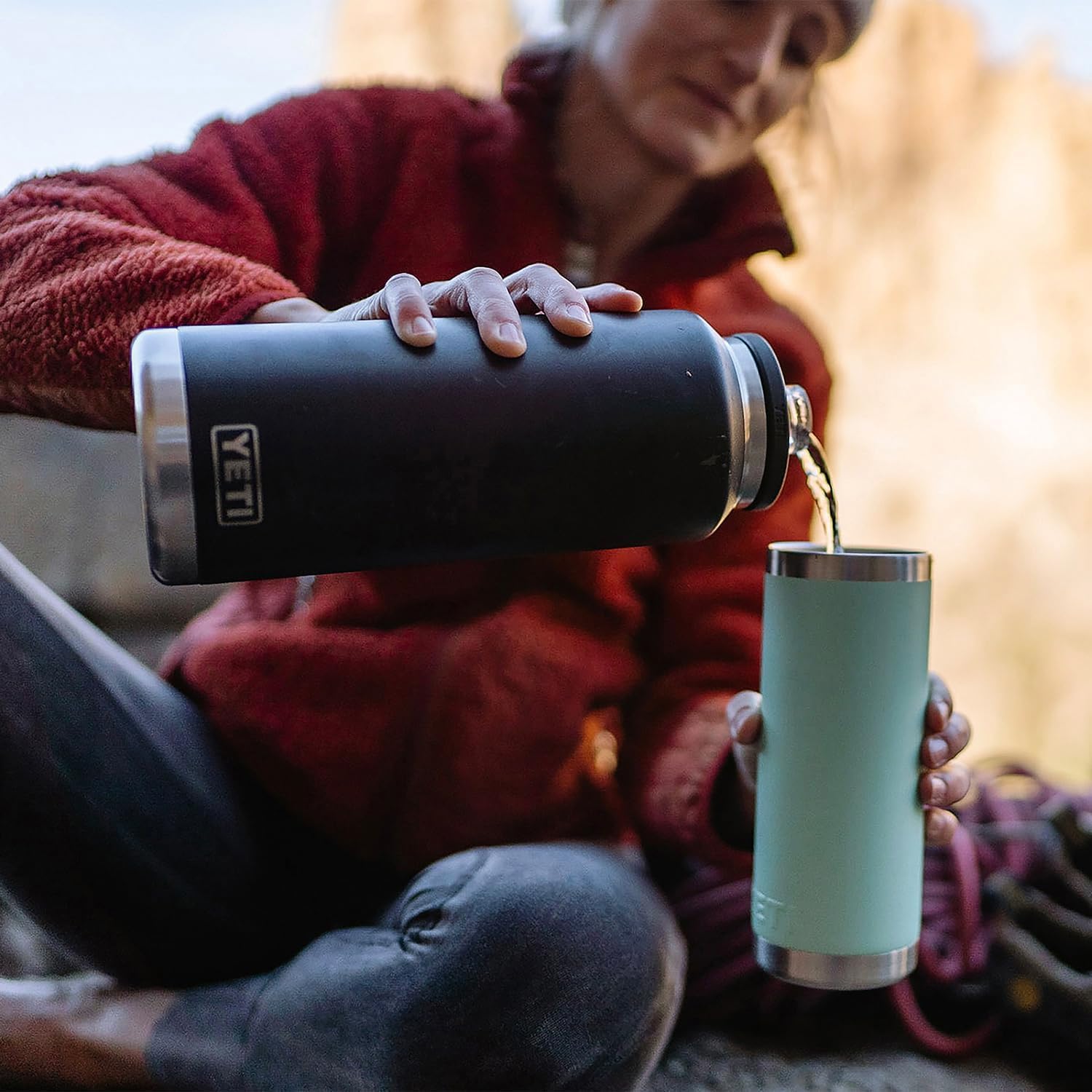 YETI Rambler 46 oz Trinkflasche mit Chug Cap, Sea View