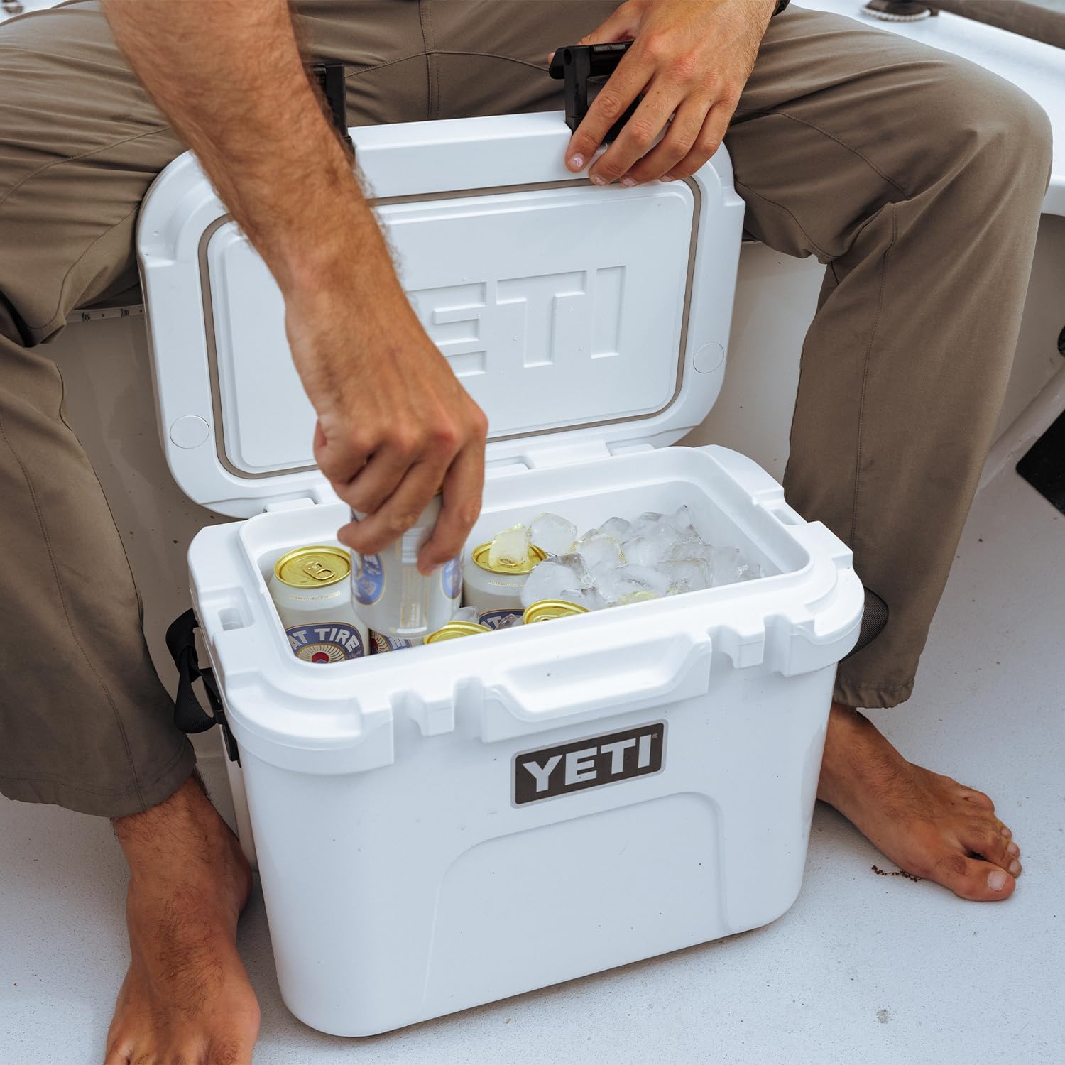 YETI Roadie 15 Hard Cooler mit DoubleDuty-Schultergurt