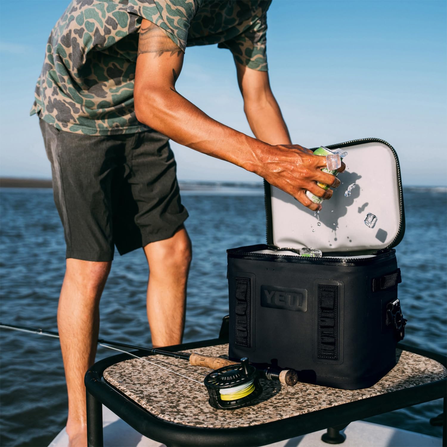YETI Hopper Flip 12 Tragbare Kühlbox, Cape Taupe mit ICE Block 1 lb Kühlakku