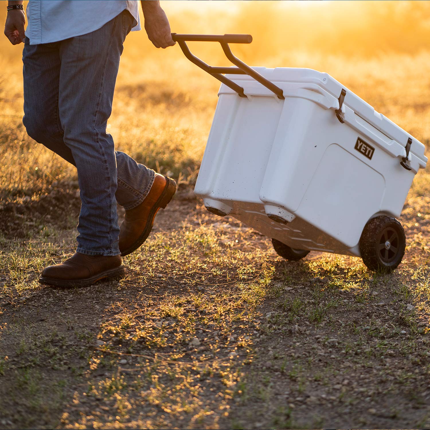 YETI Tundra Haul Fahrbare Kühlbox mit Rädern – 82 Liter, Permafrost-Isolierung